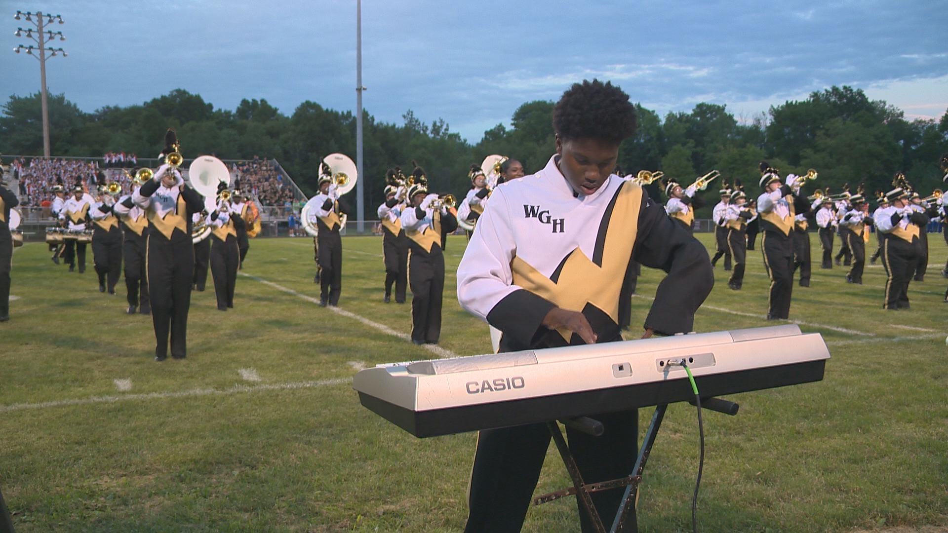 Piano prodigy brings new musical sound to Warren G. Harding band - WFMJ