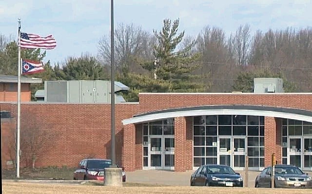 Canfield students who walk out Wednesday could face discipline - WFMJ