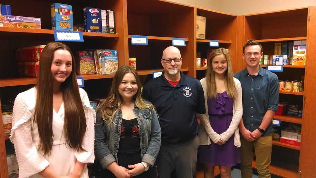 Class project makes a difference for Niles food pantry News