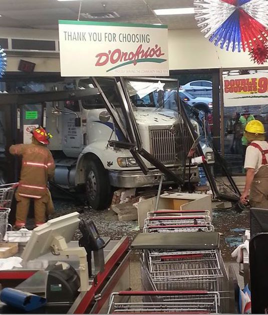 Tractortrailer crashes into Hermitage grocery store News