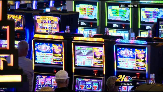 austintown hollywood gaming casino ceiling