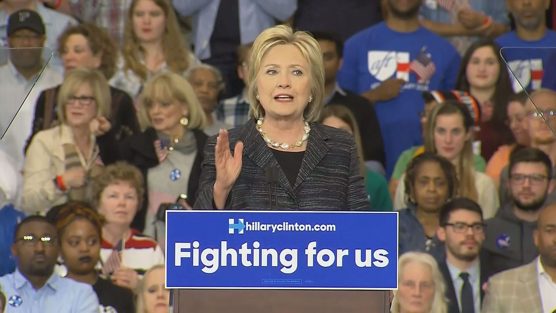 Clinton Touts Economy And Community In Cleveland Campaign Stop