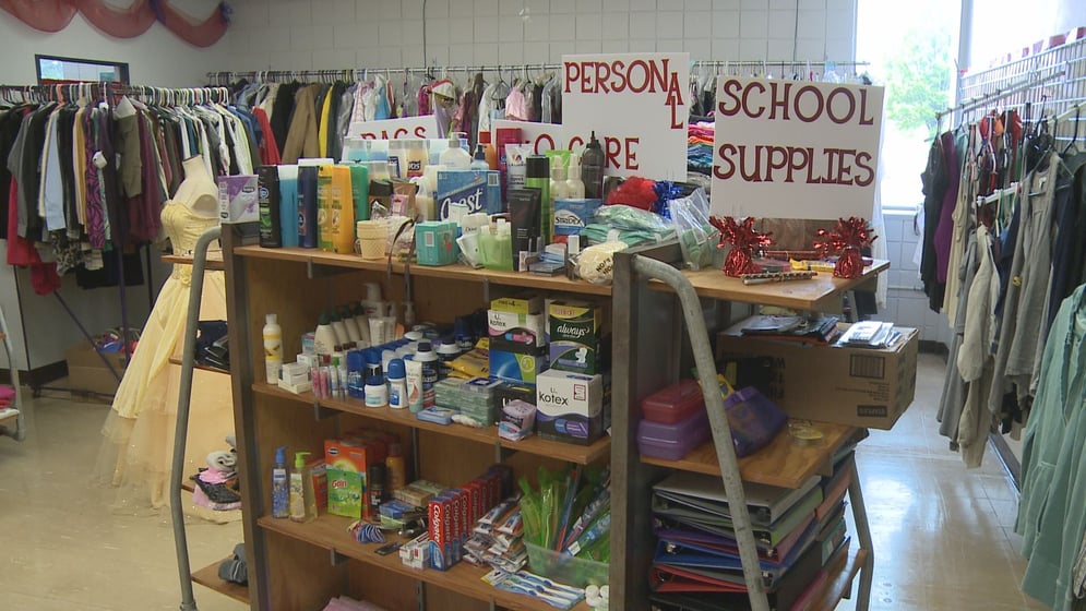 Austintown Fitch High School Opens Kritti S Closet To Help Stude