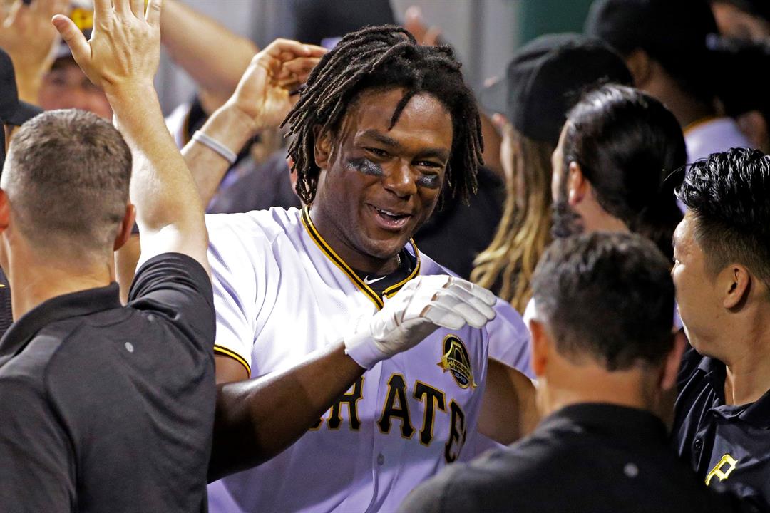 Pirates' Josh Bell puts on a show for his mom in win over