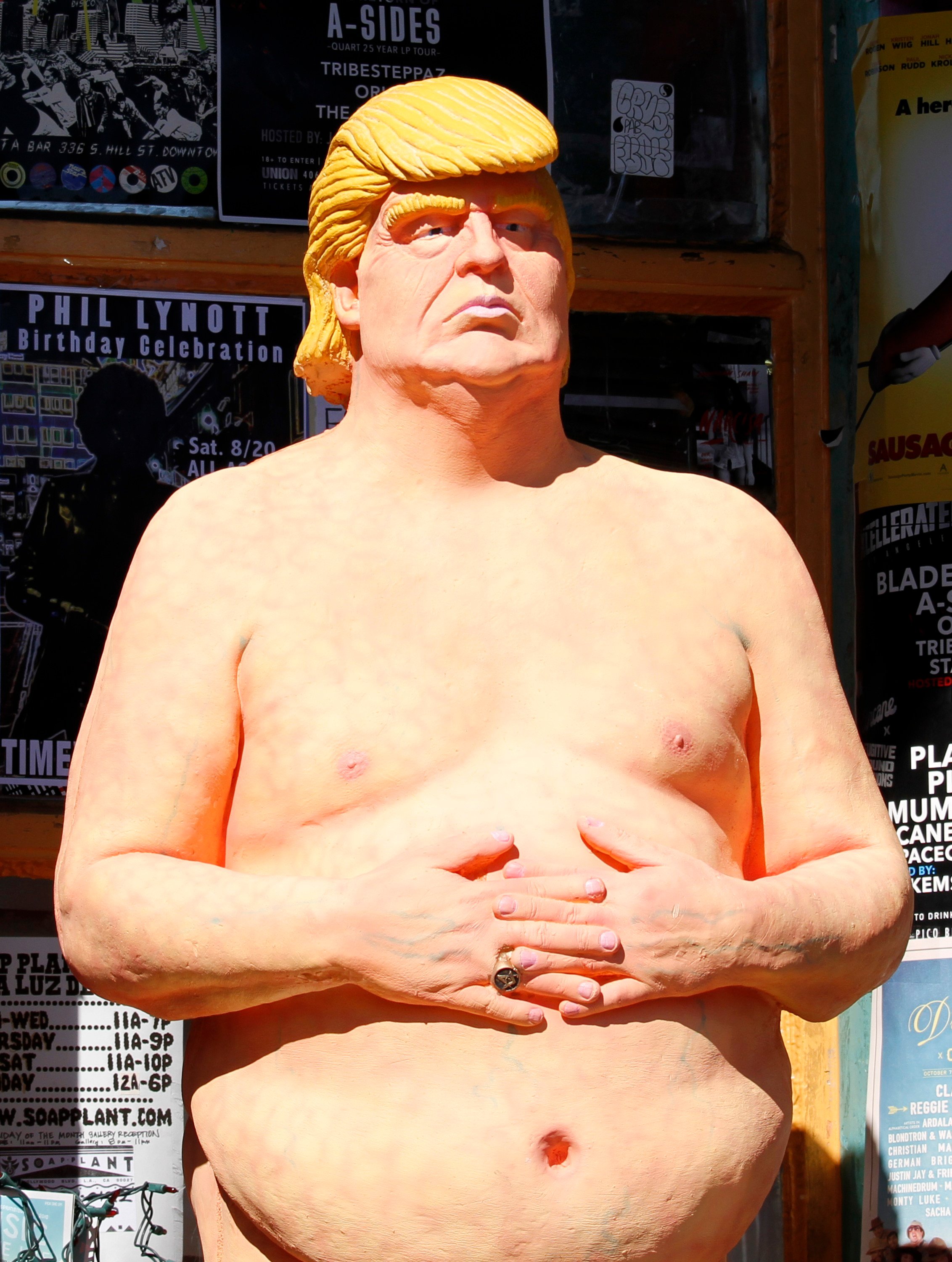 Freed from Ohio police, naked Trump statue to be auctioned - WFMJ.com