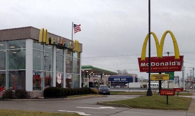Workers report robbery outside Austintown McDonald&#39;s - 0