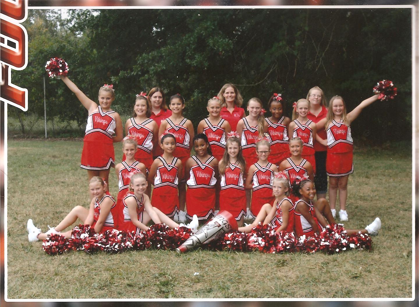 LaBrae Little Vikings Cheerleaders