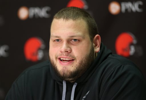 Cleveland Browns sign guard Joel Bitonio to multiyear contract