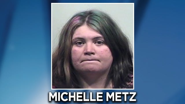 Teen mom arrested after naked kids found alone near highway