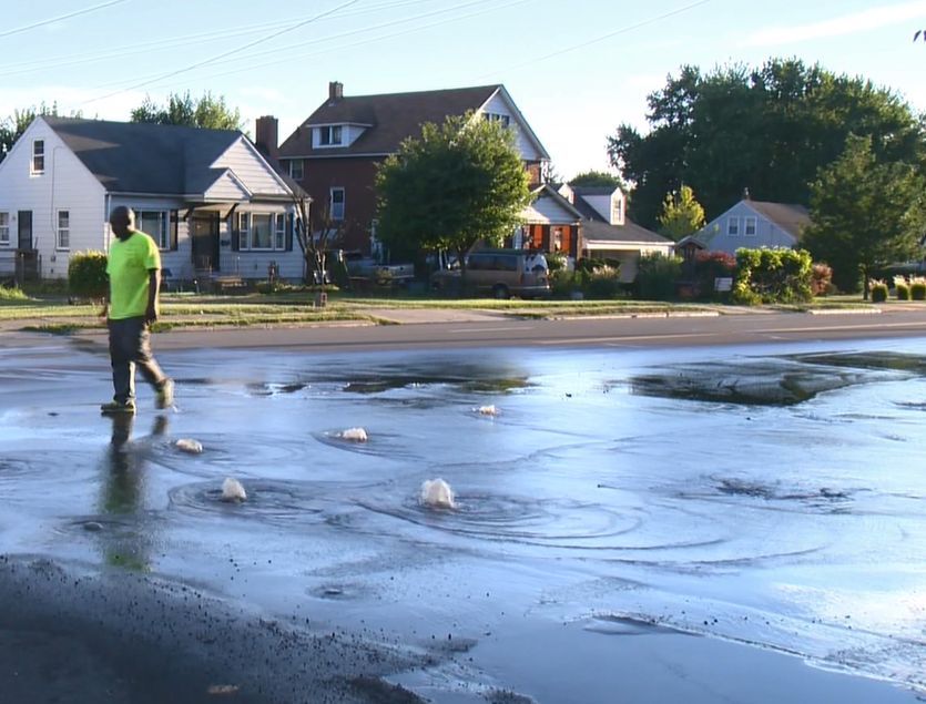 Youngstown neighbors wait for repair of water line break