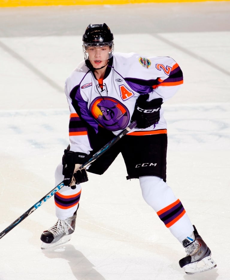 Former Youngstown Phantom nets first postseason goal, helps Islanders to  conference finals