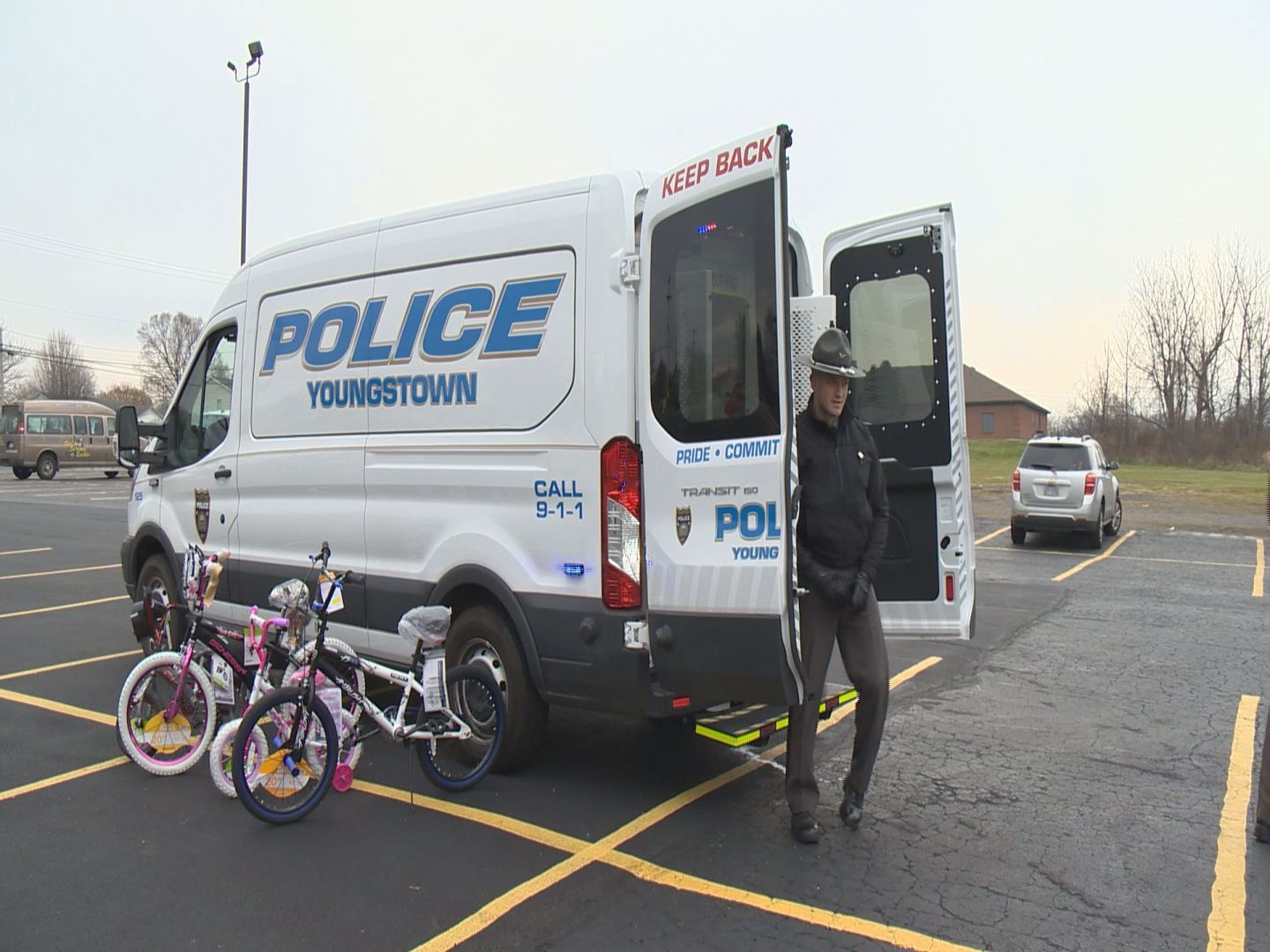 Youngstown Police "Fill-A-Cruiser" To Help Those In Need - WFMJ.com