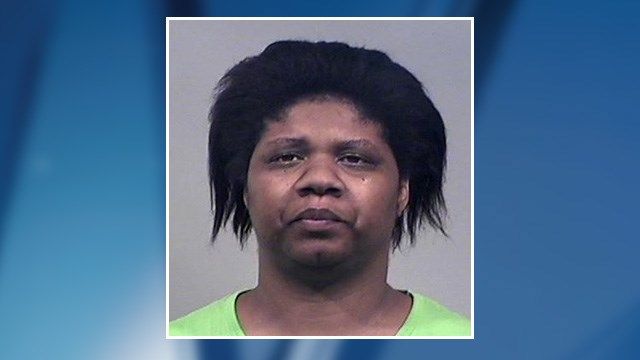 Warren mom allegedly stabs 16-year-old daughter ...