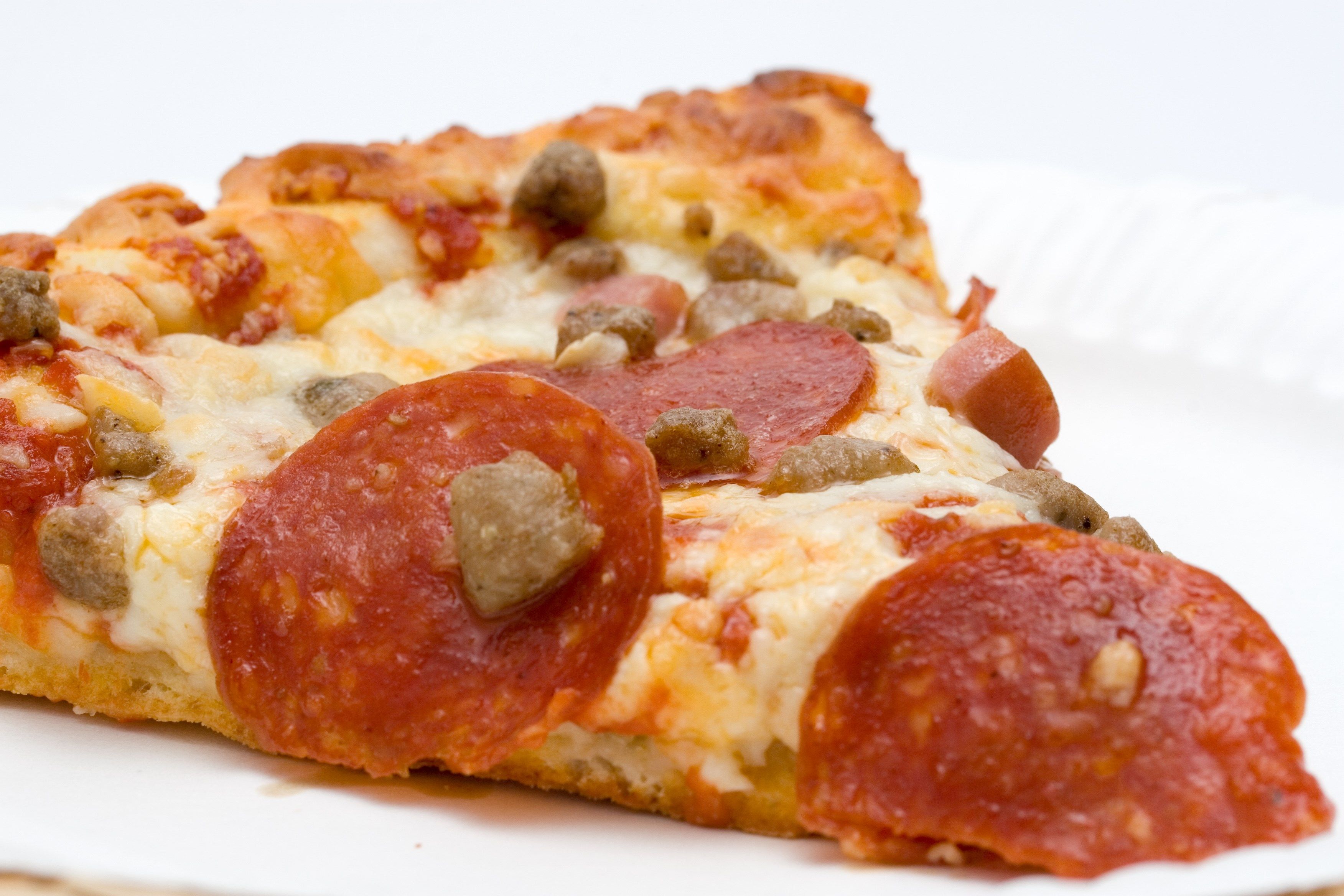 Austintown’s Wedgewood Pizza closes dining area, asks for patience