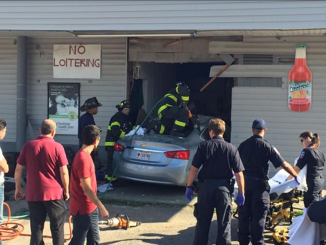 Driver Injured After Crashing Into Belmont Drive Thru In Youngstown ...