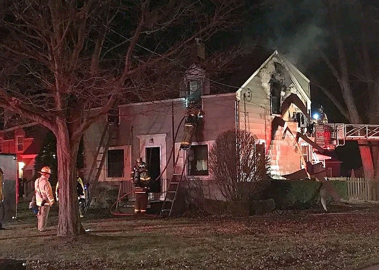 Boardman, Canfield firefighters battle house fire - WFMJ.com