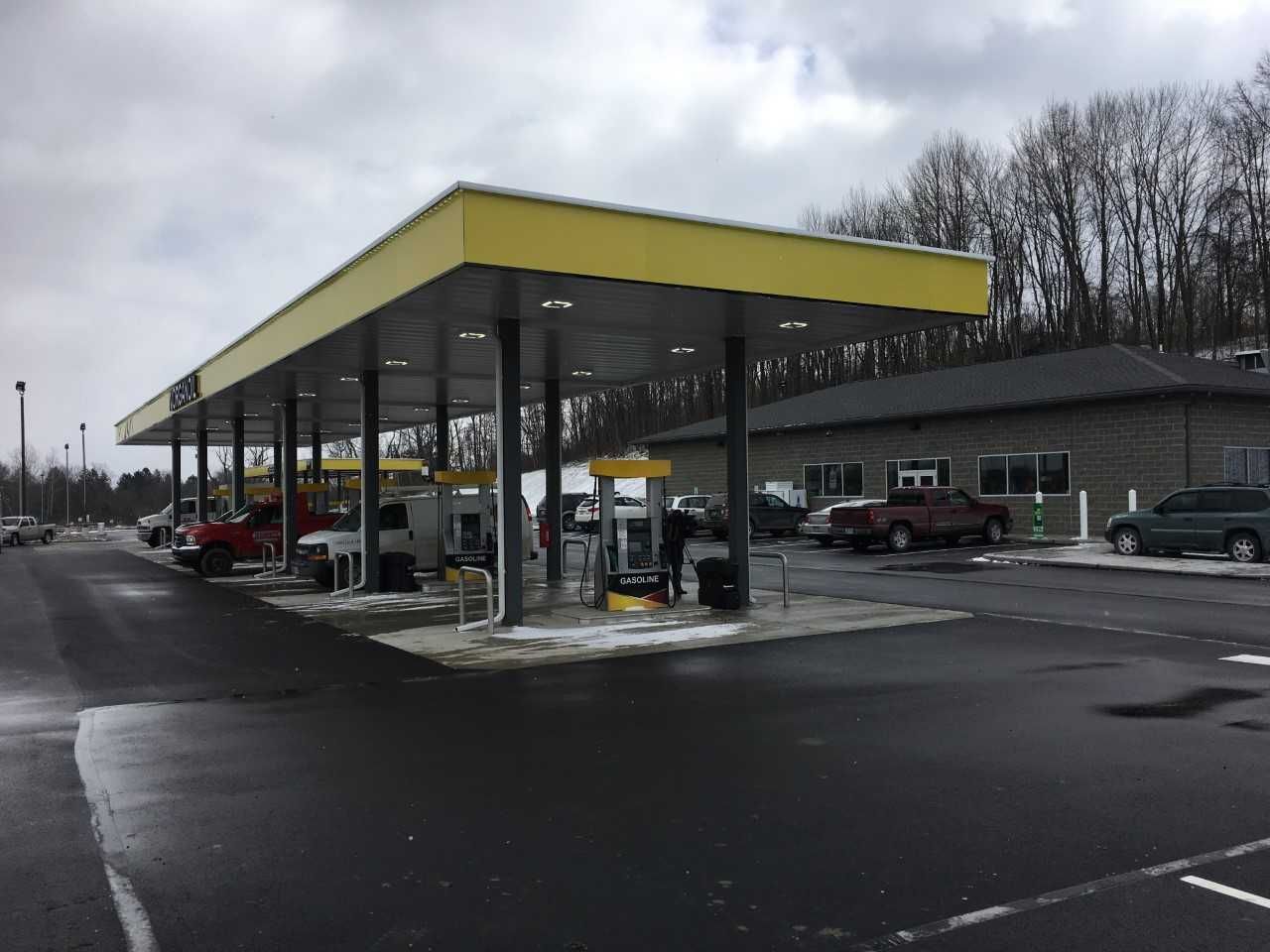 Struthers business expands to second location