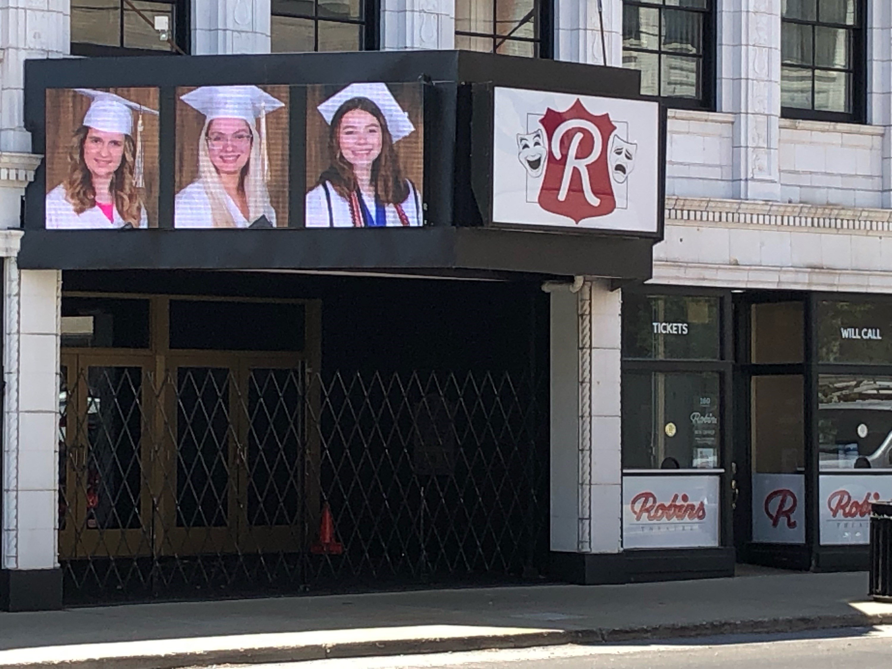 Robins Theatre marquee honors Warren Harding graduates