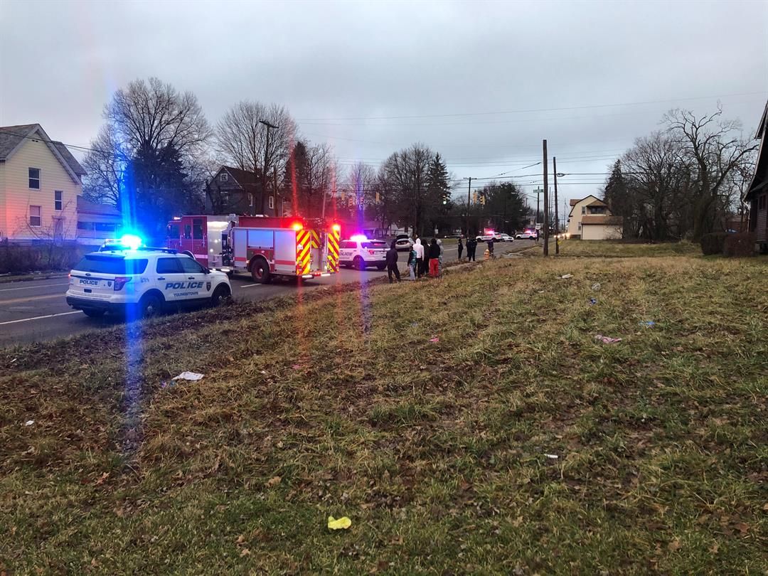 Youngstown Police investigate car crash and shooting death on city's