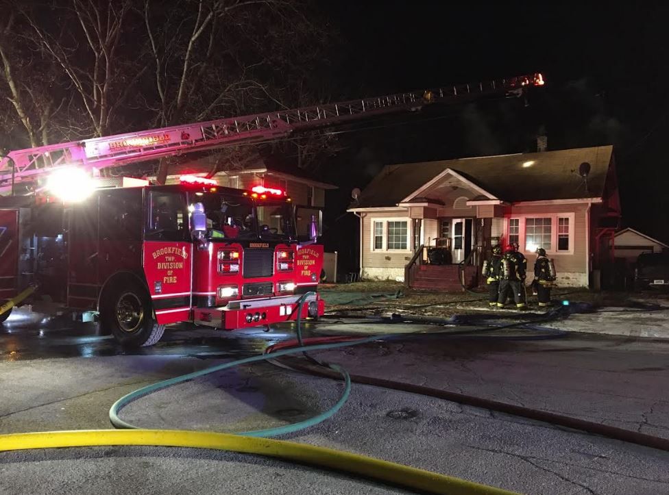 Occupants escape fire in Brookfield Township