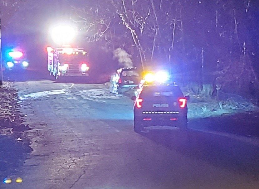 Fire destroys car on Youngstown's South Side
