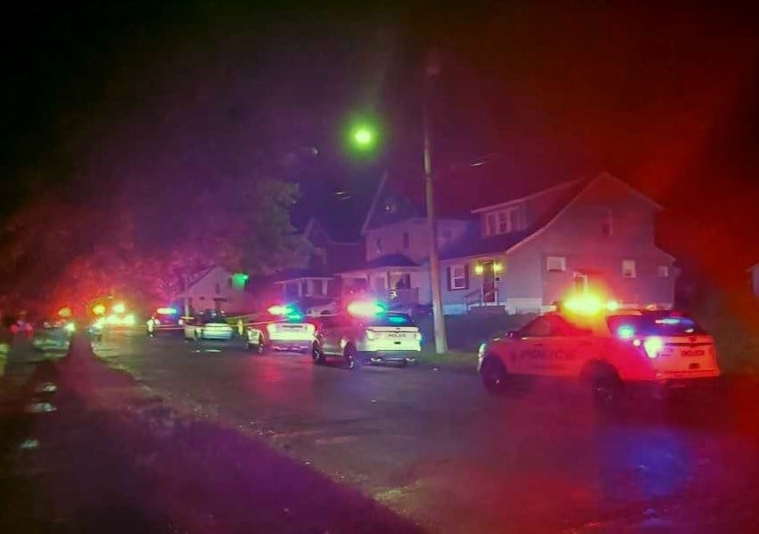 8 shot, 2 dead in Youngstown shootings