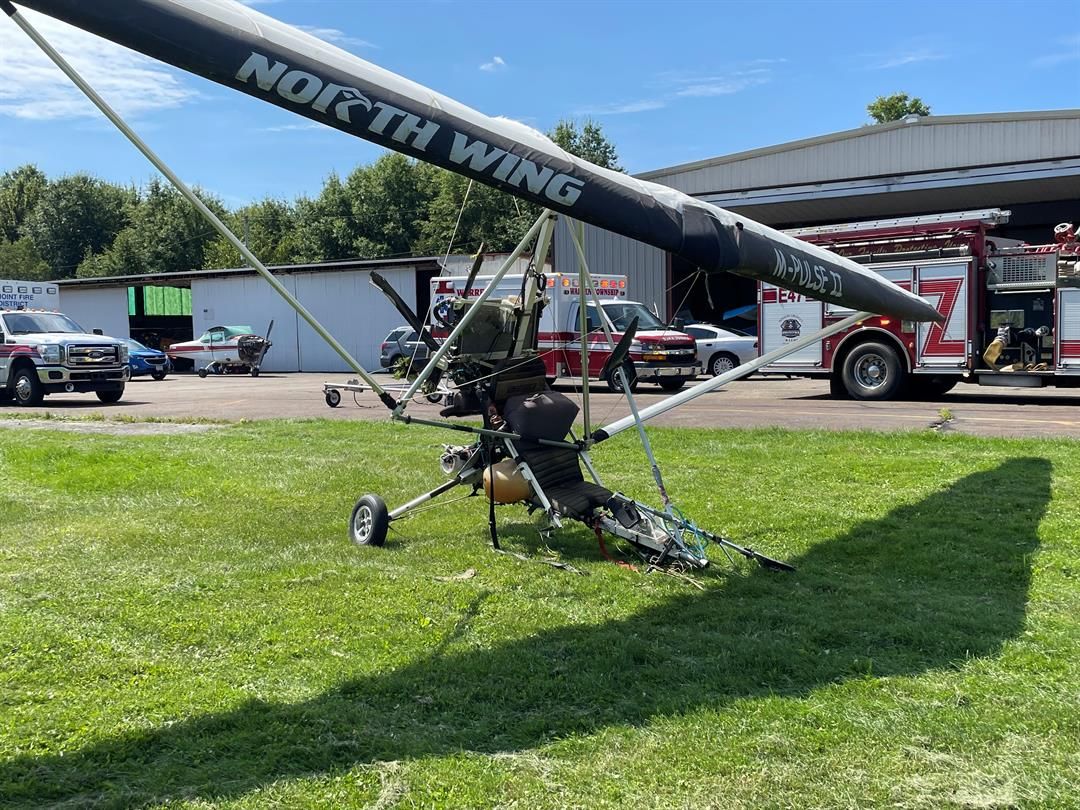 Pilot crashes motorized hang glider into tree in Braceville Twp.