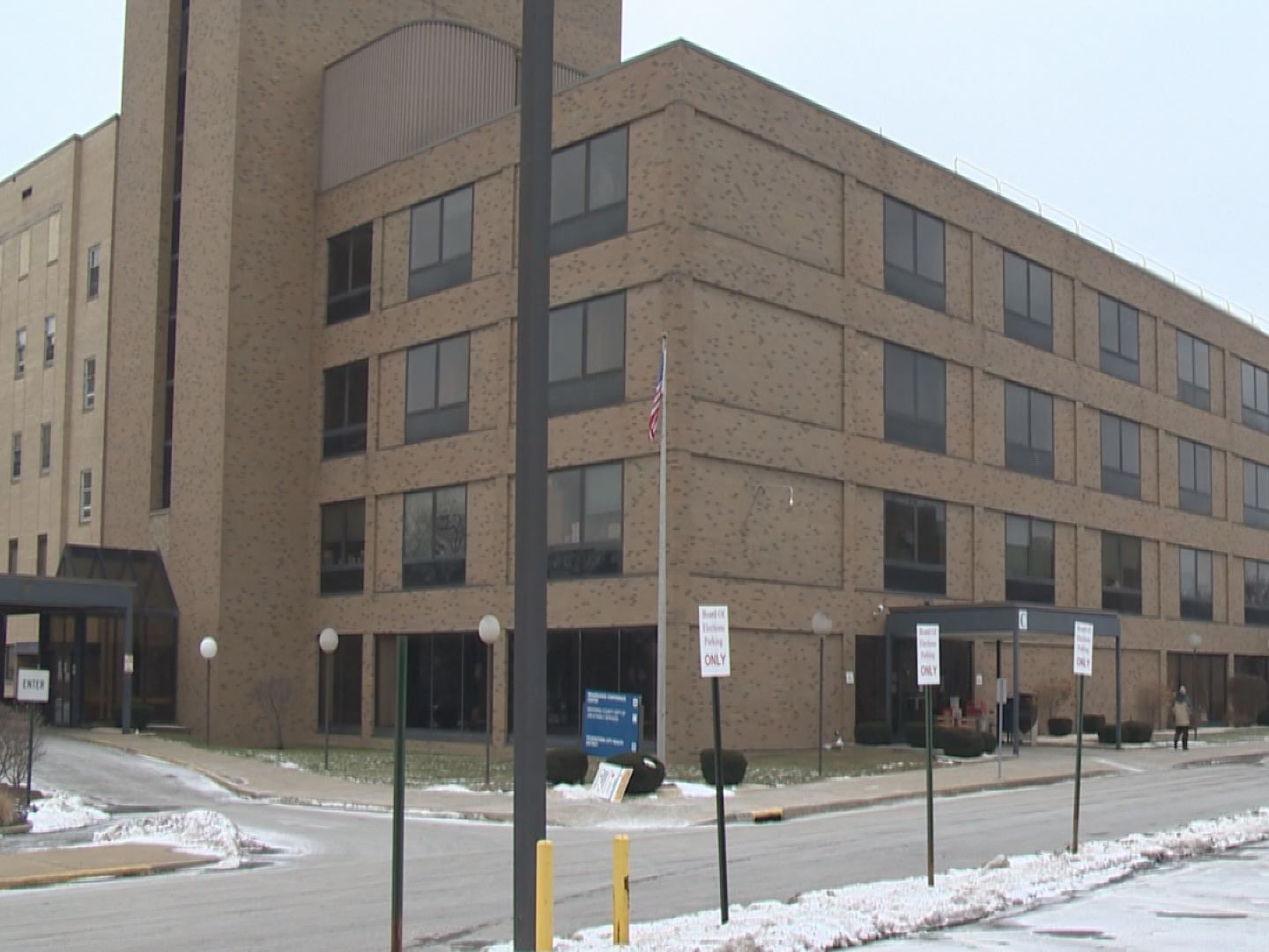 Auditor's report pushes commissioners to act on Oak Hill