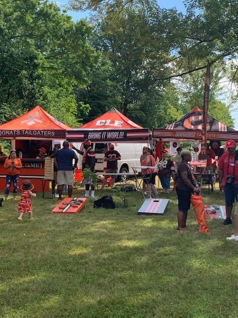 Browns fan Prisby part of NFL tailgate show 