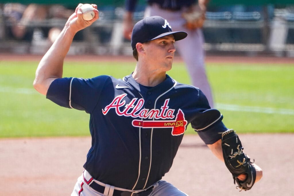 Braves drill slumping Pirates 14-2, complete 3-game sweep