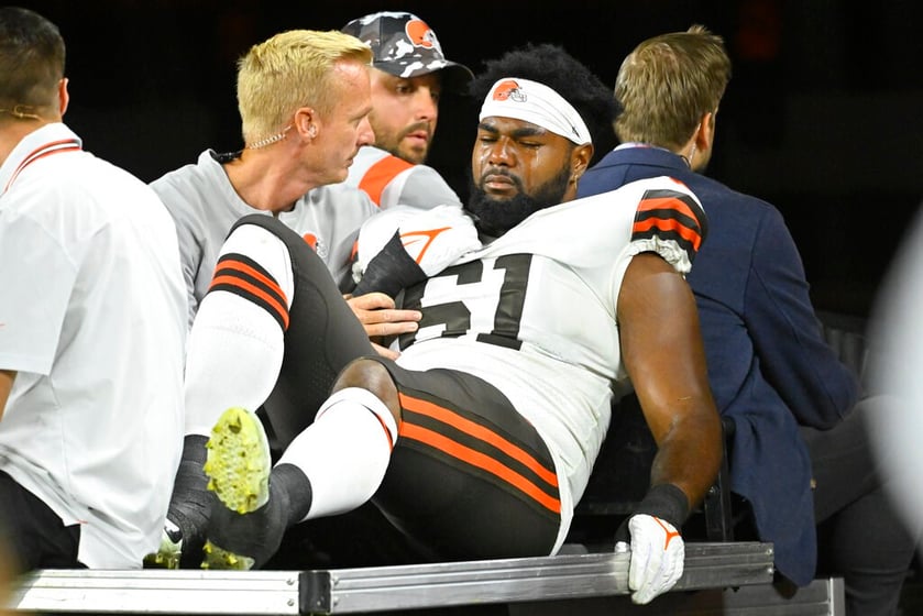 Sports Minute: Browns' Odom, USFL star, suffers season-ending kn 
