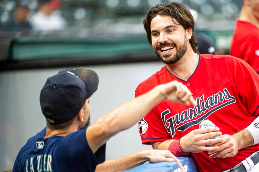 Crawford, Raleigh deliver in 11th, Mariners beat Guardians