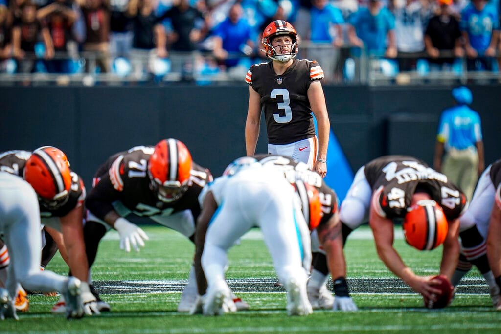 Browns edge Panthers 26-24 with late field goal