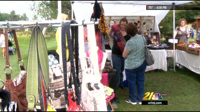 Shoppers crowd into Boardman's Oktoberfest. - WFMJ.com