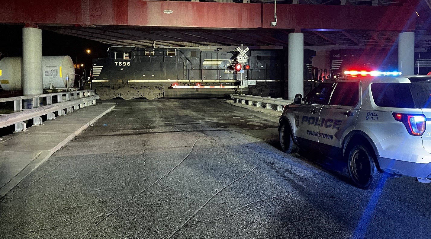 Train crashes into car along tracks in Youngstown - WFMJ