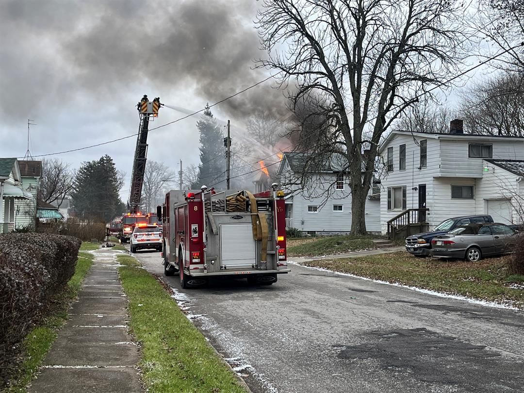 Crews battling house fire on Youngstown's south side