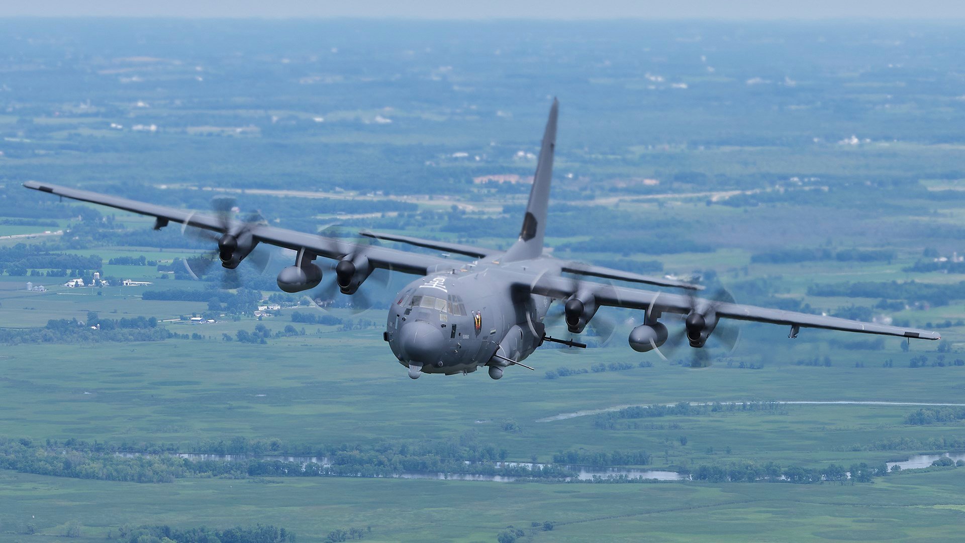 910th kicks off Bengals game with flyover > Youngstown Air Reserve Station  > Article Display