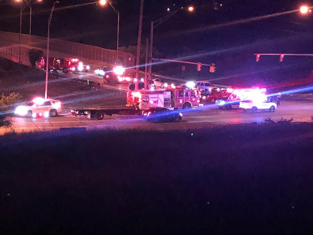 EMTs, police, fire crews investigate multicar crash in Youngstown