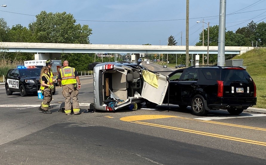 Multi Vehicle Crash Snarls Traffic Along Howlands East Market Street