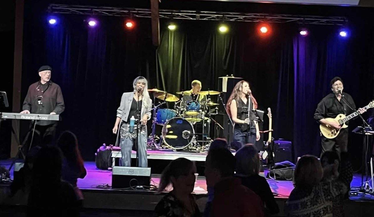 New Castle Summer Concert series continues with Casanova and the Divas
