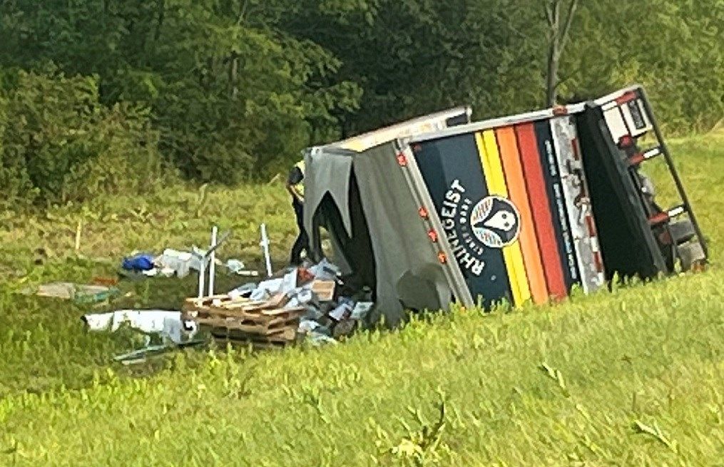 Beer truck crash shuts down traffic along Route 11 in Columbiana County