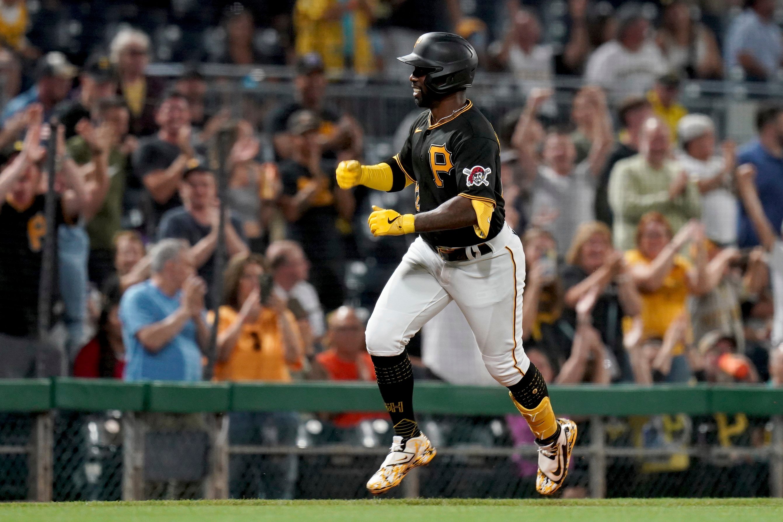 Andrew McCutchen homers as the Pirates beat the Cardinals and st 