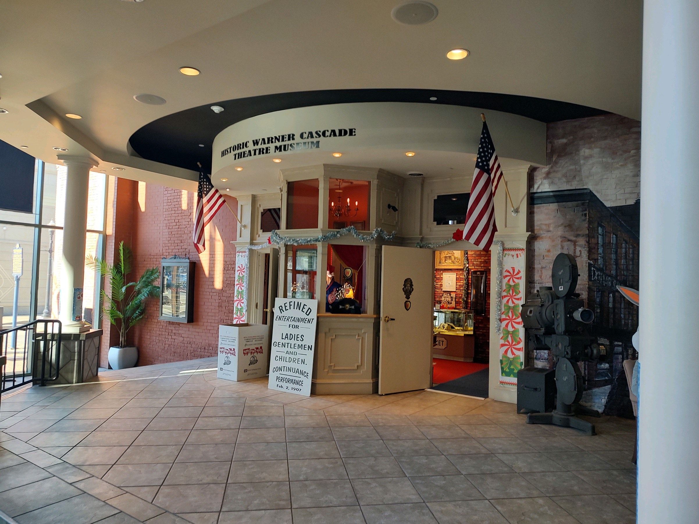 Warner Cascade Theatre Museum welcomes two new board members