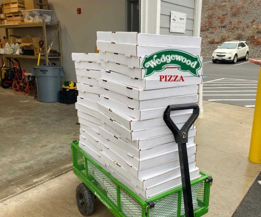 Wedgewood Pizza in Boardman partners with Rescue Mission to give back