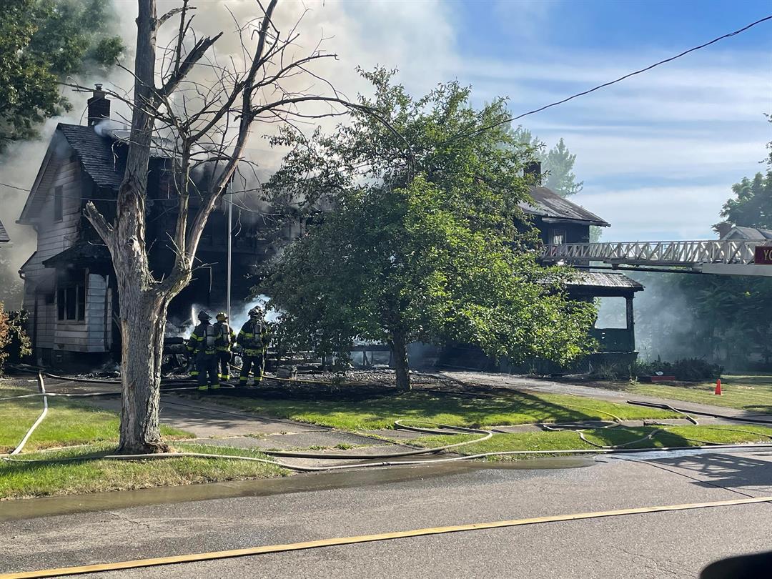 Fire crews battling house fires on Youngstown's south side - WFMJ.com