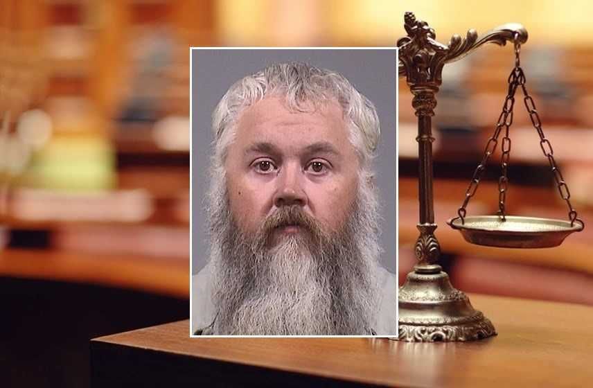 Warren man pleads guilty to showing inappropriate material to underage girl