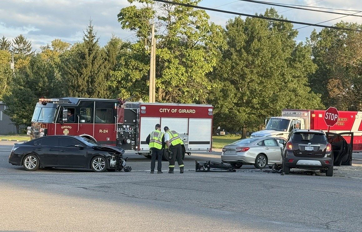 Three-vehicle crash snarls Belmont Avenue traffic in Liberty