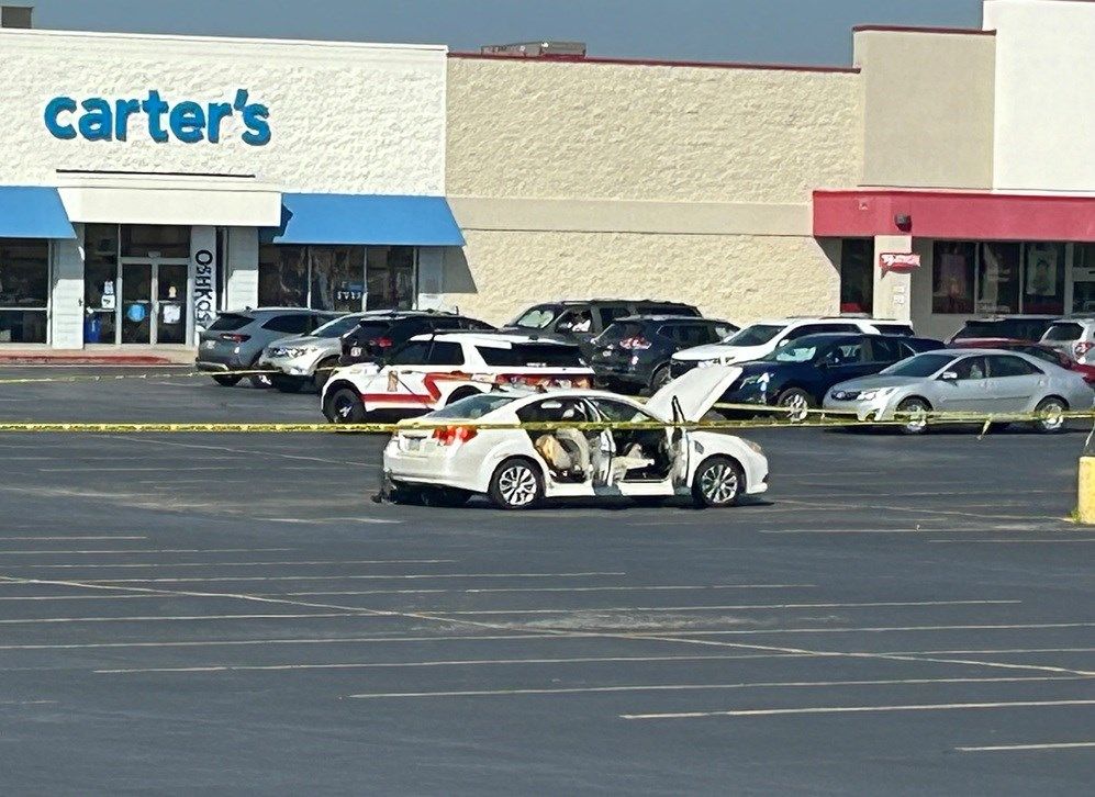 VIDEO: Bomb squad arrives at scene of suspect vehicle in Niles homemade explosives case