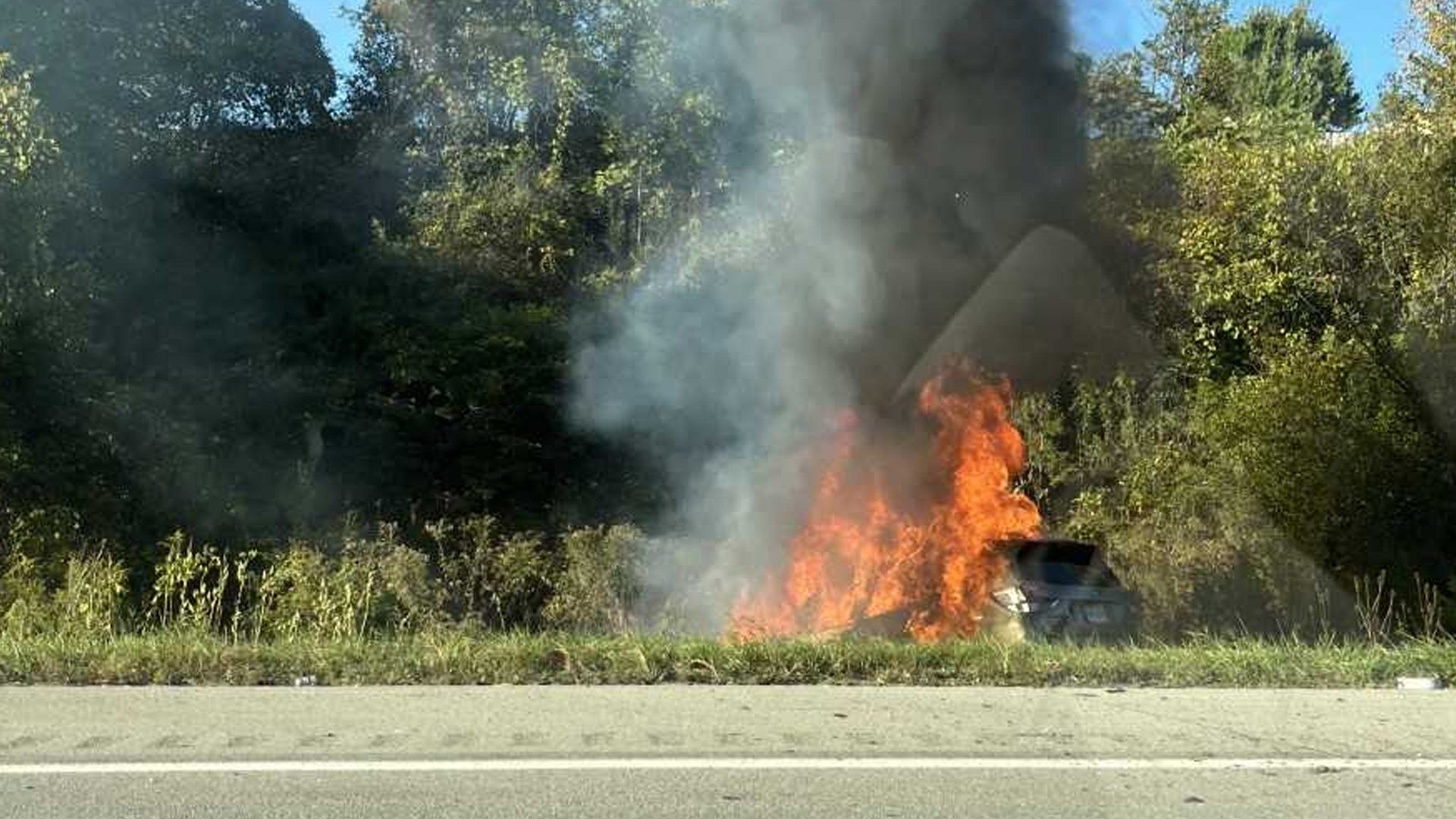 Westbound traffic backed up after car catches fire in Hermitage
