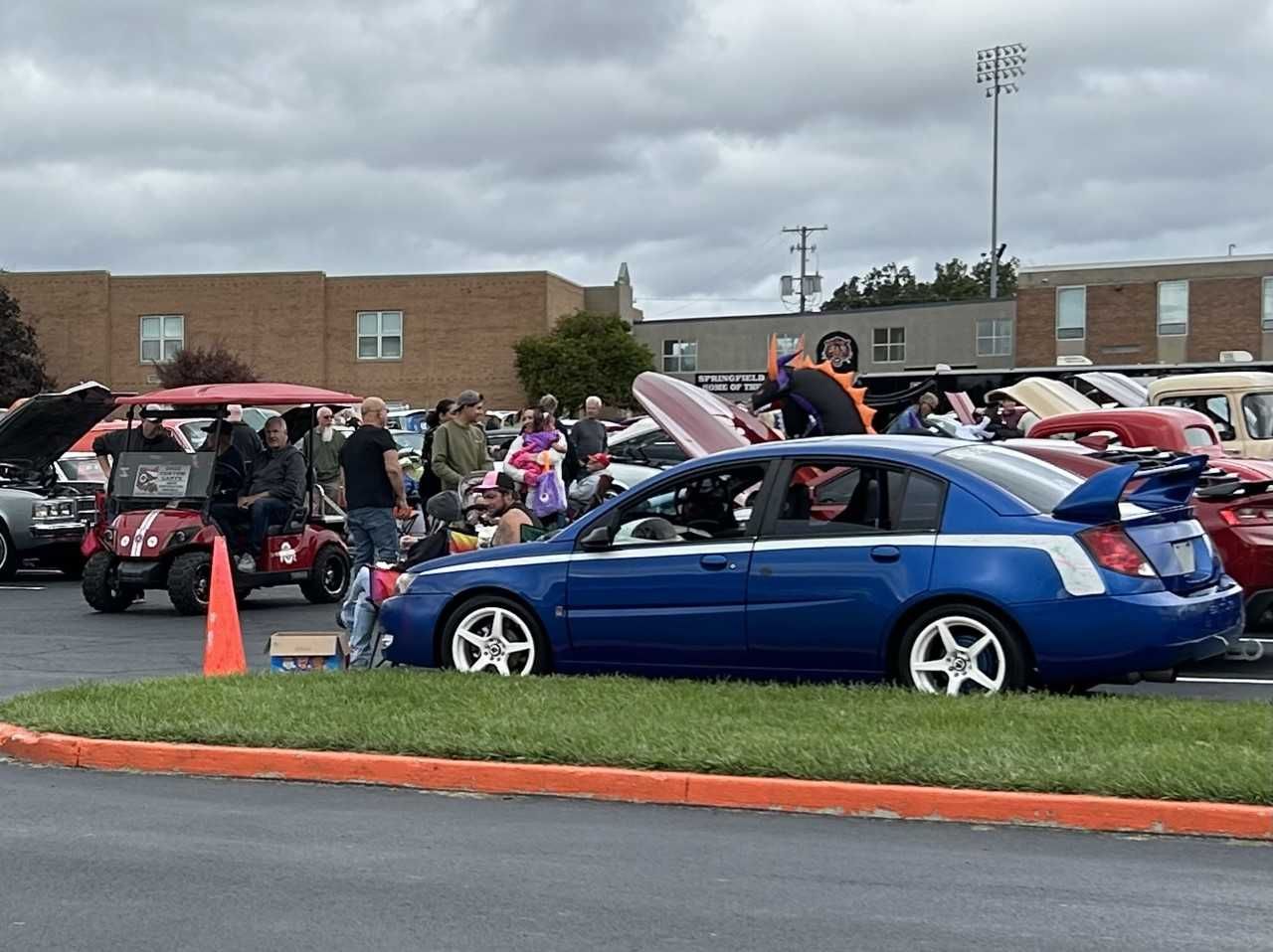 'Spooktacular Car Show' at Springfield Local High School